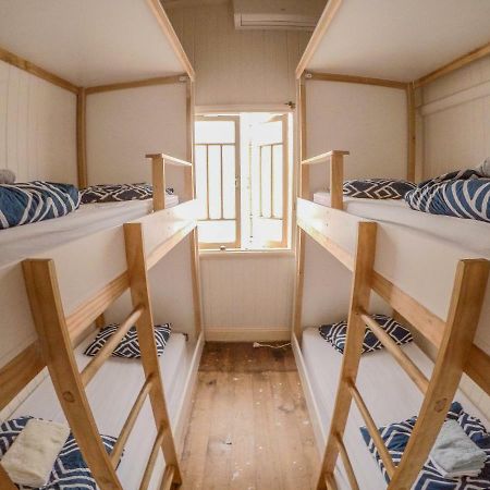 Bunk Inn Hostel Bundaberg Bagian luar foto